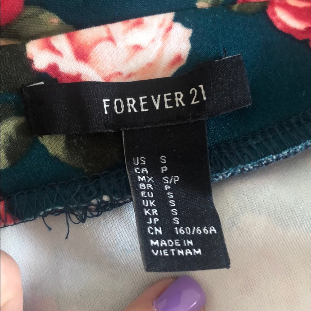 Forever 21 Flower Skirt - Picture 3 of 3